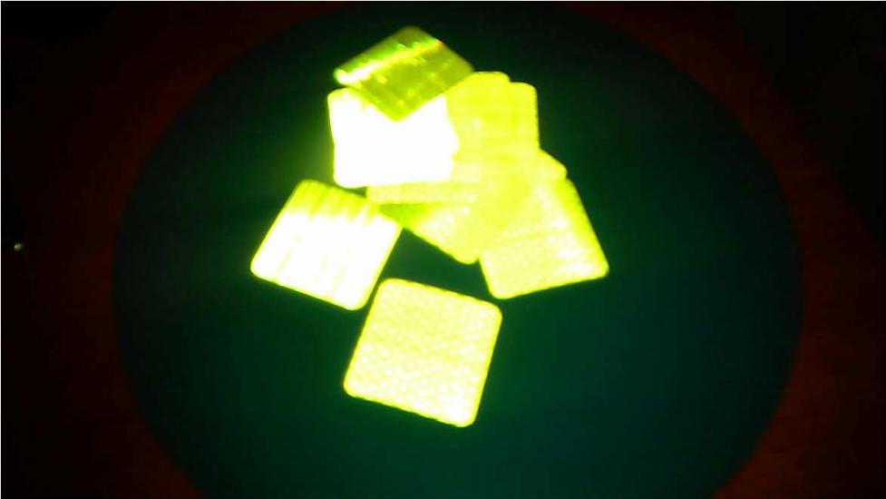 Yapışkanlı Petekli Reflektif